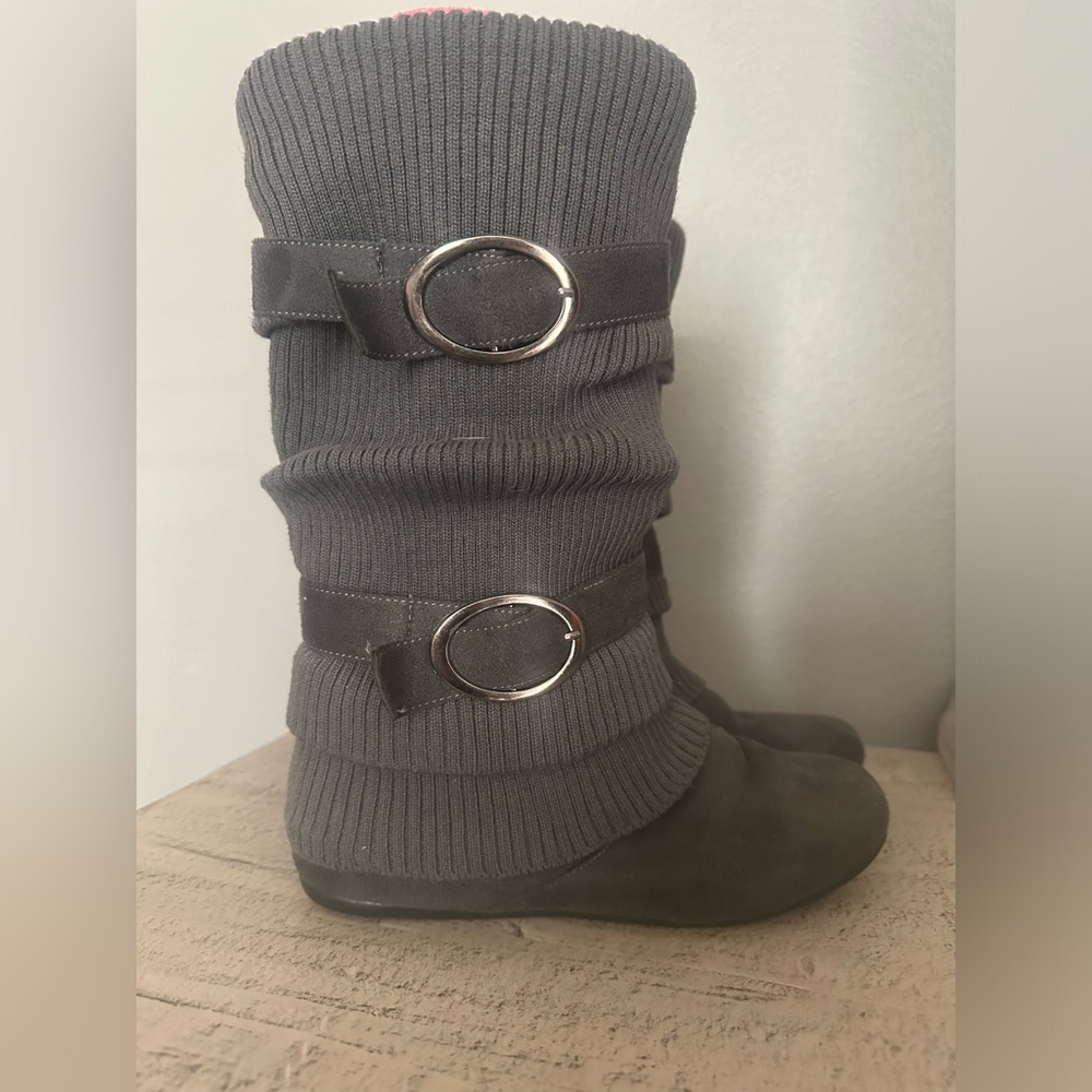 Karyn’s collection Gray Suede Boots with Buckles Women’s Size 6 1/2